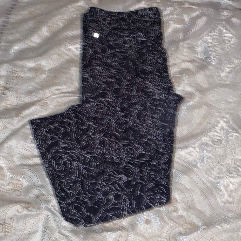 Fabletics leggings special edition print